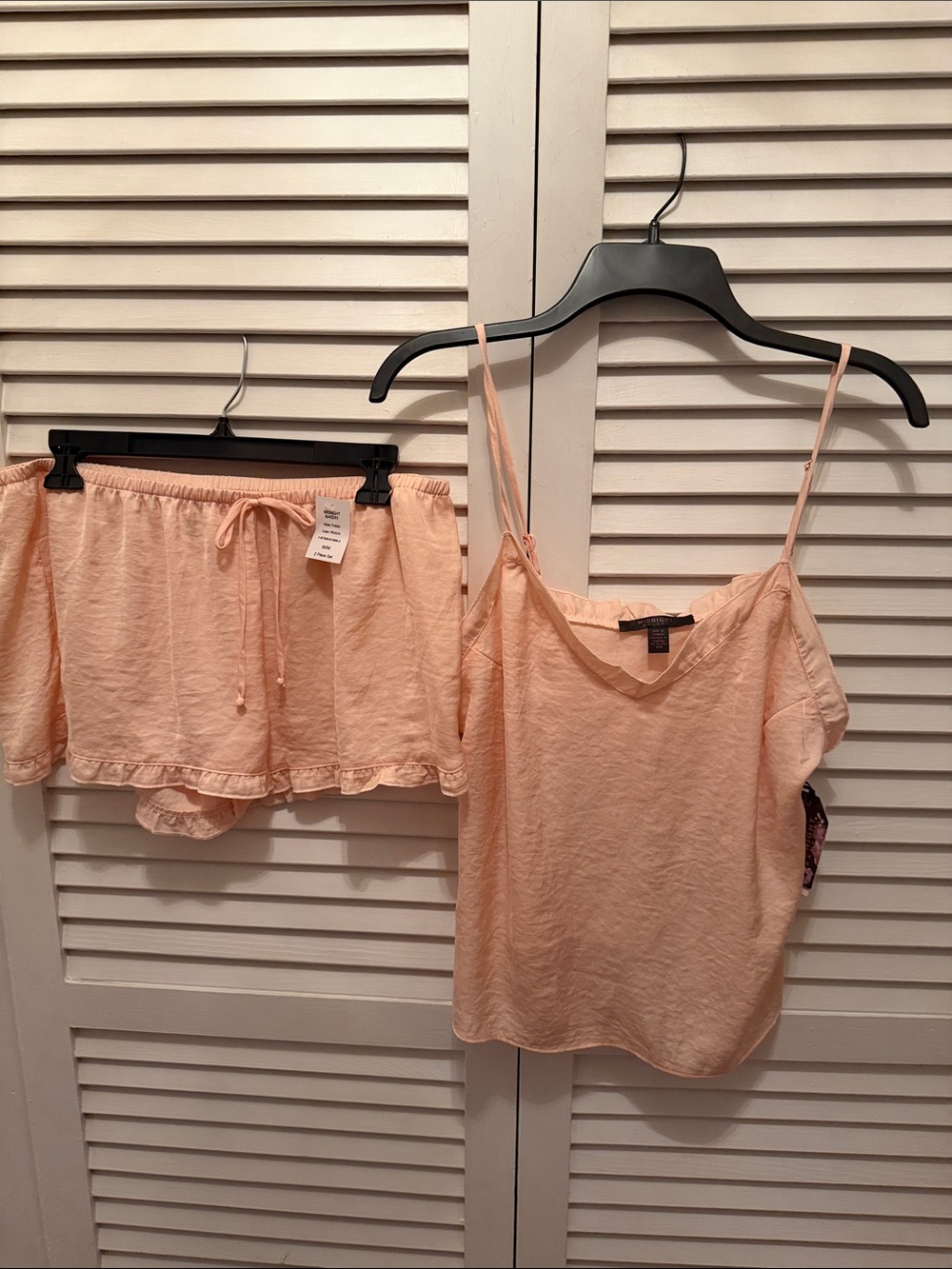 NWT MIDNIGHT BAKERY Peach Satin Cami Top M